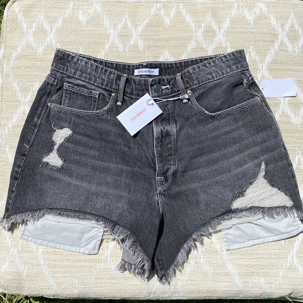 NWT Good American black fringed shorts size 10/30